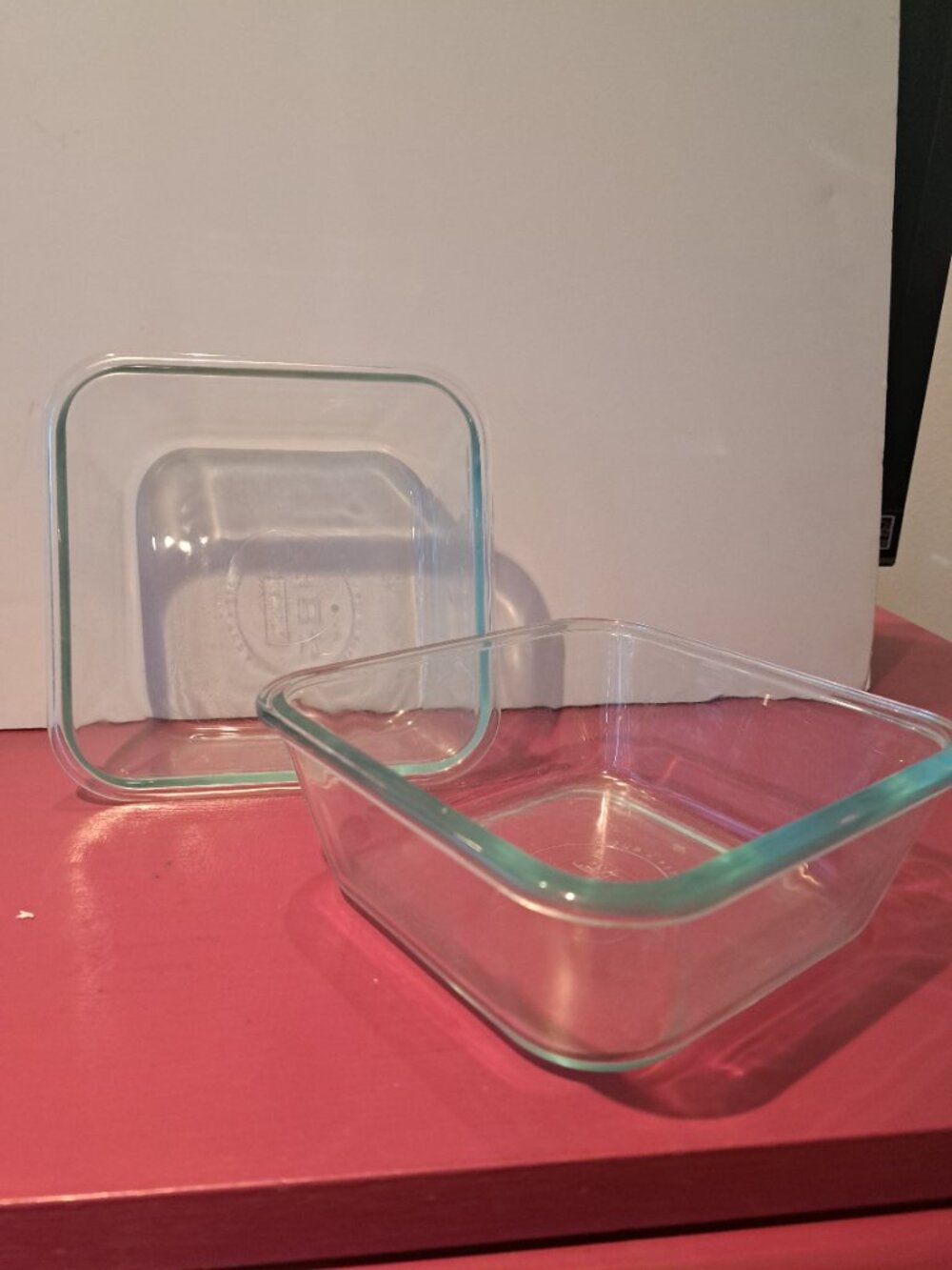 2 Pyrex Baking Dishes - Picture 2 of 4
